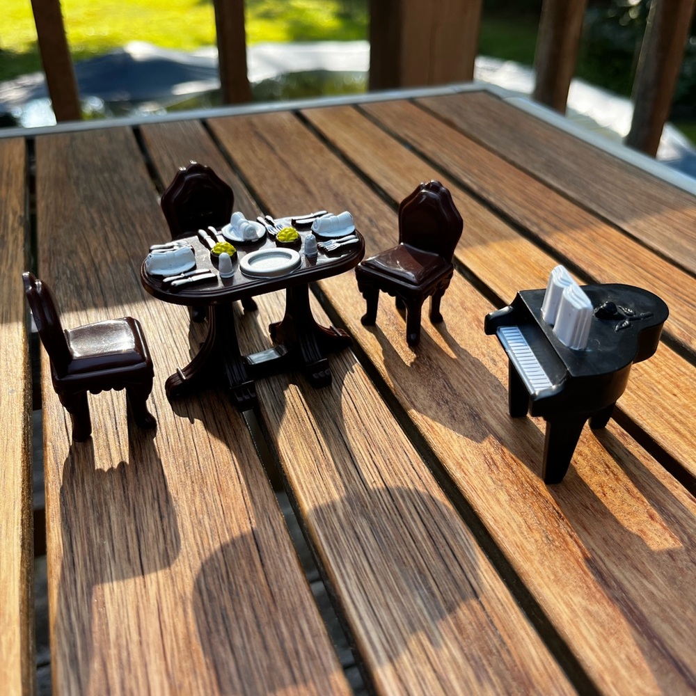 Polly Pocket: Elegant Black Dining PlaySet with Piano